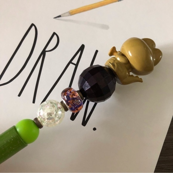 Disney doorables: The Princess and The Frog: Louis handmade beaded pen - Picture 3 of 3